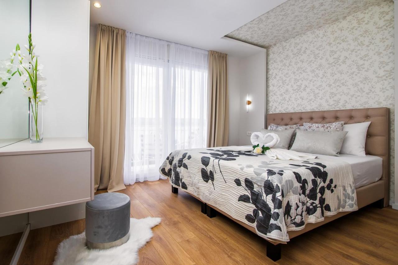 Apartments And Rooms By The Sea Lokva Rogoznica, Omis - 2973 Luaran gambar